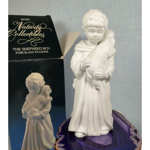 Vintage 1983 AVON Nativity Collectibles The Shepherd Boy Porcelain Figurine - Picture 6 of 13